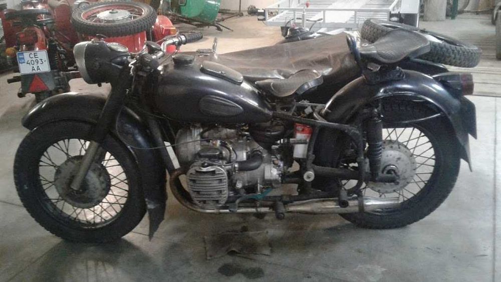 Motocicletă Dnepr K750 cu atas