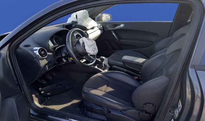 Dezmembrez Audi A1 8X