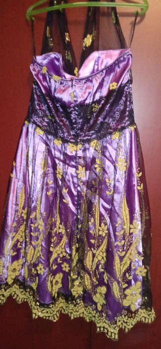 Продам платье , Состояние нормальное.