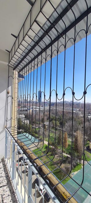 Полки, РЕШЕТКА. Недорого.козырек