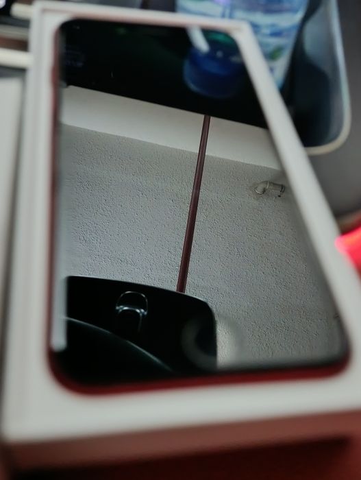 iPhone SE в отличном состоянии