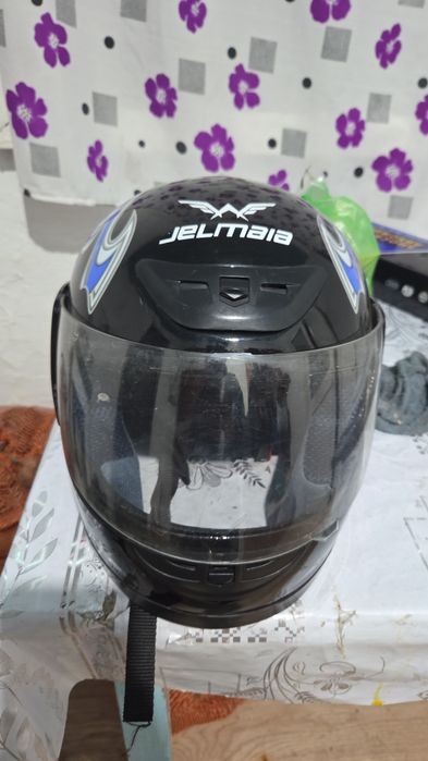 Продам шлем желмая новый причина продажи не нужен ТОРГ ЕСТЬ