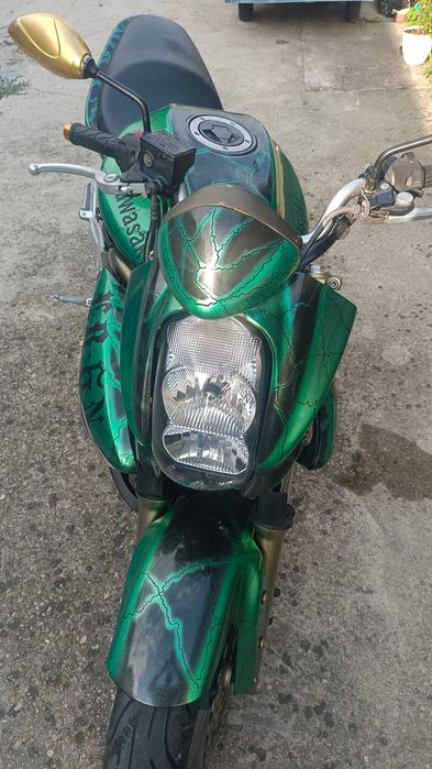 Moto Kawasaki ER 6n
