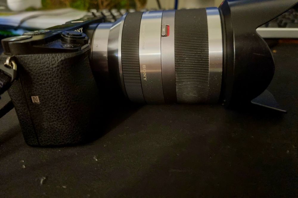 Kit Camera Sony a6000+obiectiv 18-200 sony+accesorii