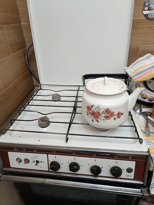 Газ плита продаю