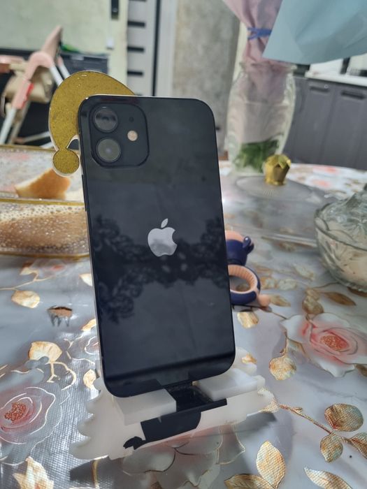 Продам iPhone 12