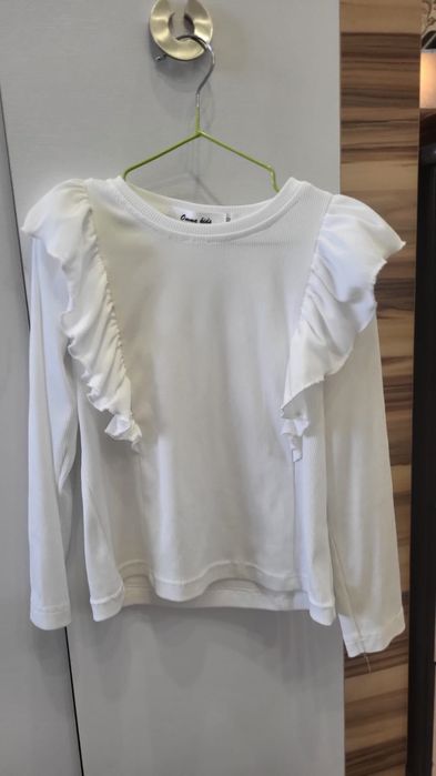 Продам кофточку в школу