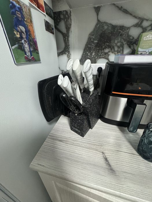 Продам набор досок и набор ножей