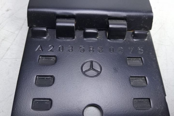 Opritor roata A2035830075 Mercedes-Benz   seria