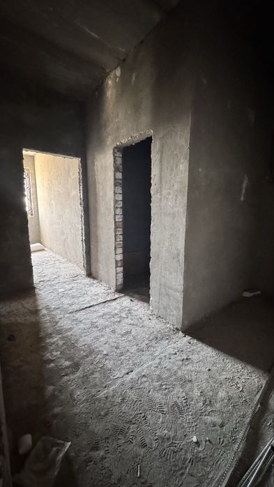 Eshonguzarda dom sotiladi