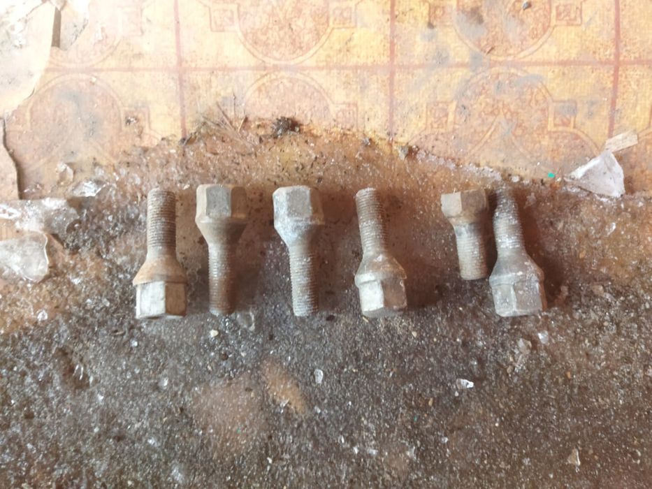 Продам болты гольф