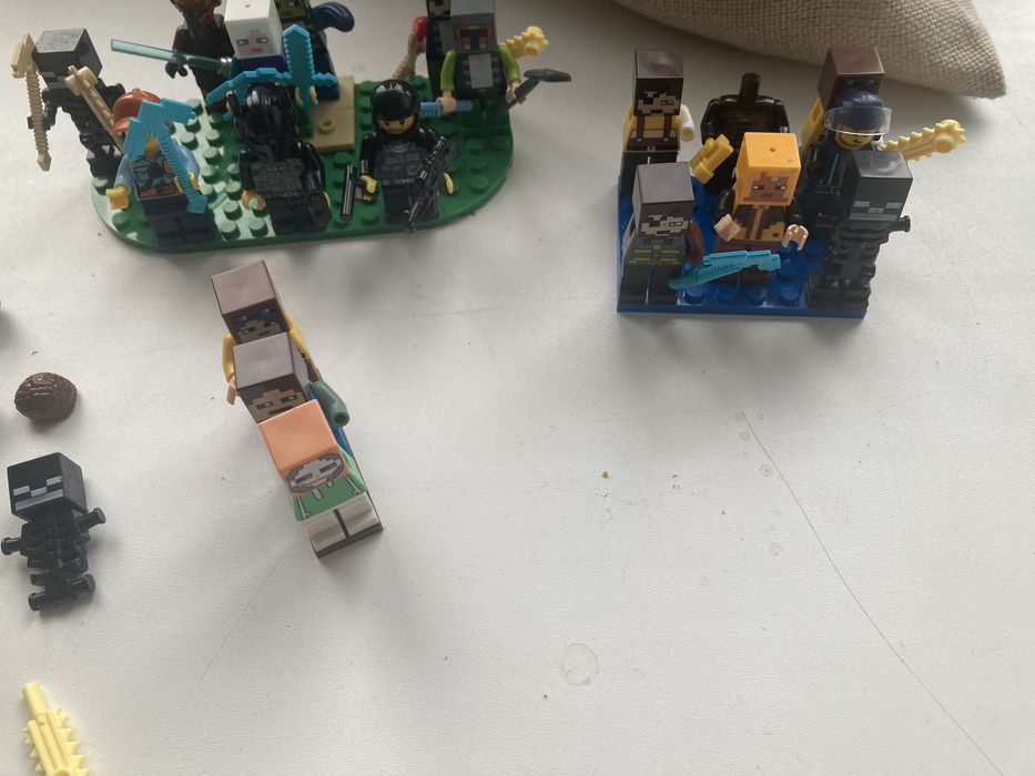 Срочно лего фигурки