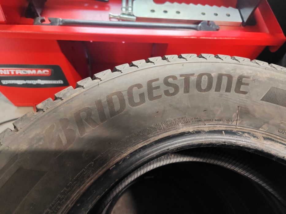 2бр.зимни гуми 215/70/16 Bridgestone