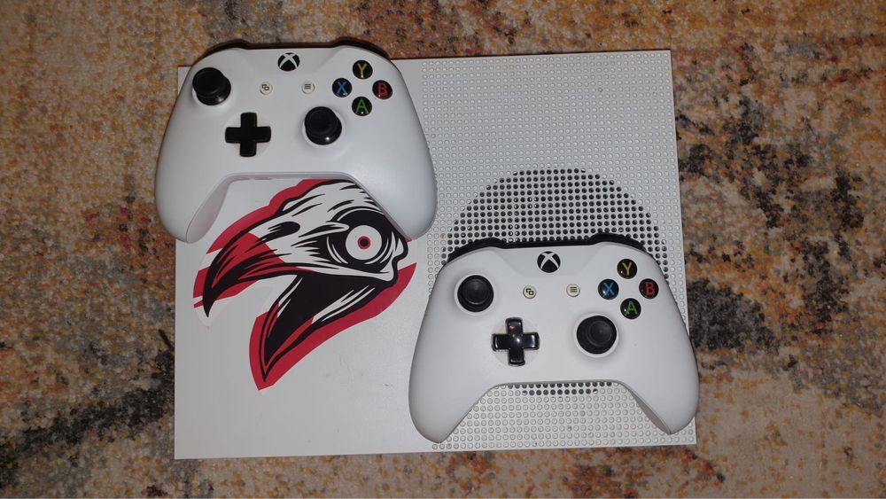 X box slim 1 tera plus 24 de jocuri (unele dintre jocuri sunt de colectie-editie limitata)