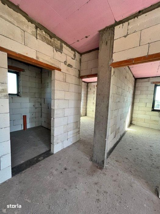 Casa individuala, la rosu, 161 mp,  Fratautii Vechi