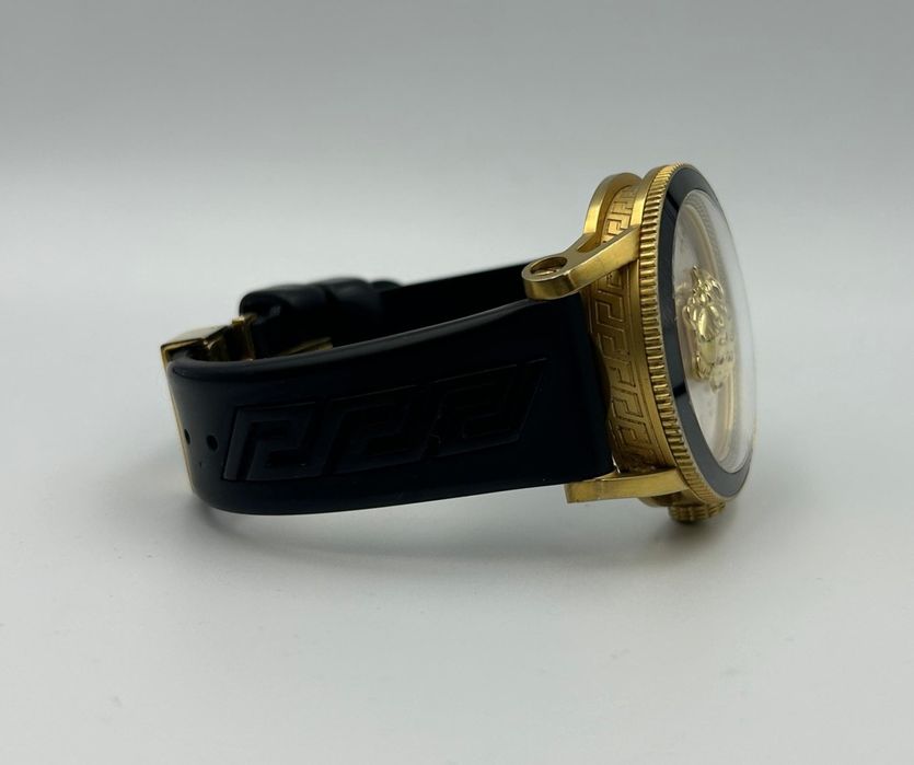 Amanet F28: Ceas Versace V-Palazzo VE2V