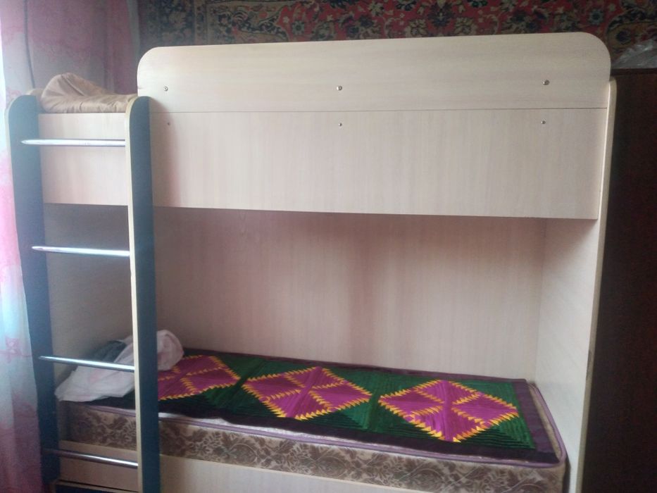 Продам двухярусную кровать