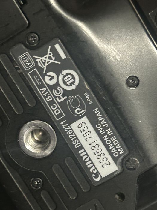 Aparat foto Canon EOS 550D cu ruxac