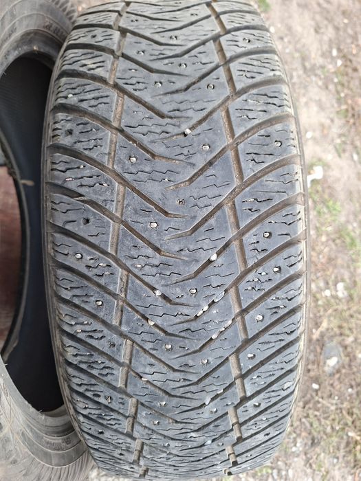 Продам шины. 235/55/19  якохама