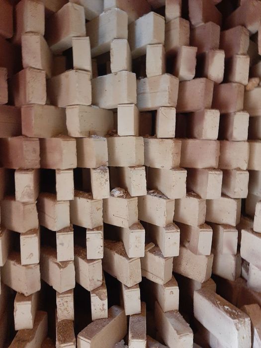 Пишган ва хом гишт.кирпич