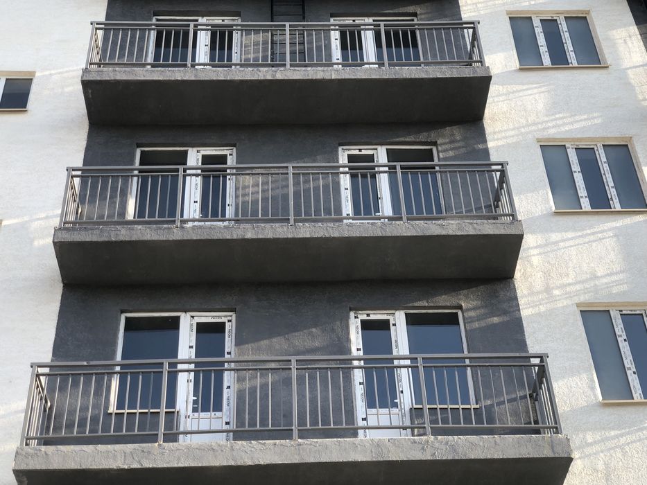 Продается квартира в кирпичном новостройках этаж 4 этажность 9