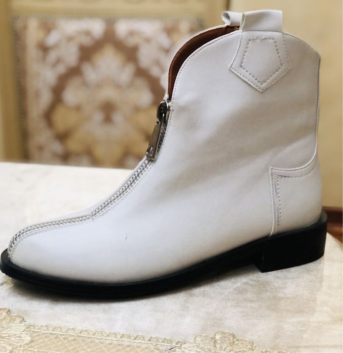 Женская обувь . Новая.