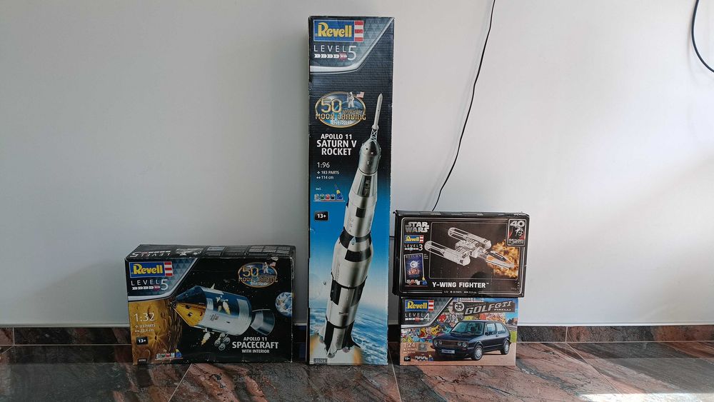Сглобяем модел на ракетата Revell Apollo 11 Saturn V Rocket