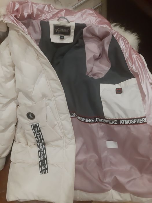 Продам куртку на девочку.Ростовка 140.