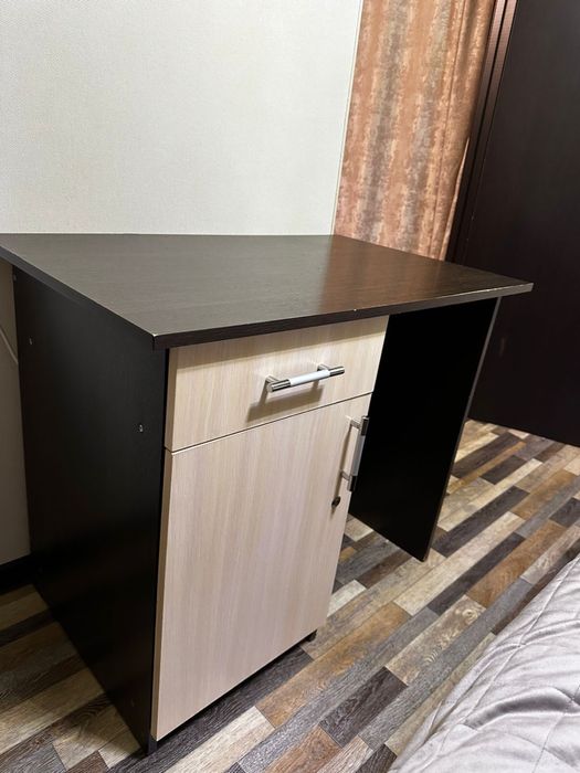 Мебель шкаф,стол,пенал