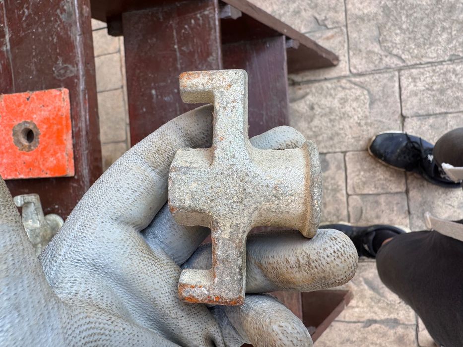 Piulita pentru tija filetata 

Blocator pentru cofraje(clema cofraj