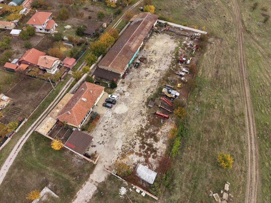 Продава се бизнес имот 6дк във Върбак обл.Шумен