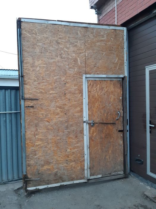 Продам ворота наружные распашные