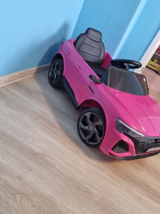 Акумулаторна кола  Audi SQ8 e-tron мет. розов
