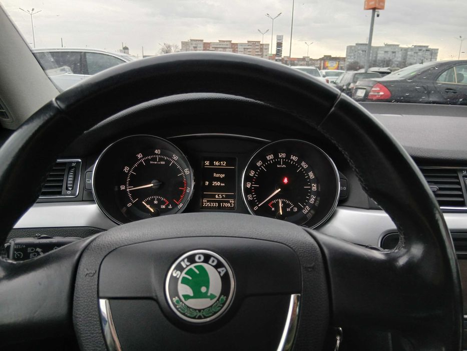 SKODA Superb 0 — imagine 4