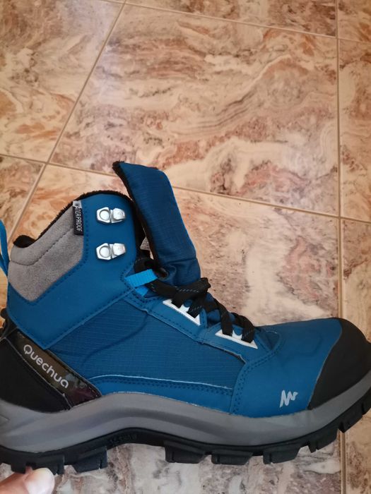 Чисто нови зимни обувки