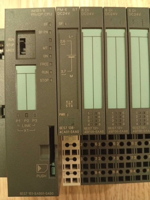 Controller programabi Siemens PLC seria ET200S si module I/O  6ES7151-8AB01-0AB0