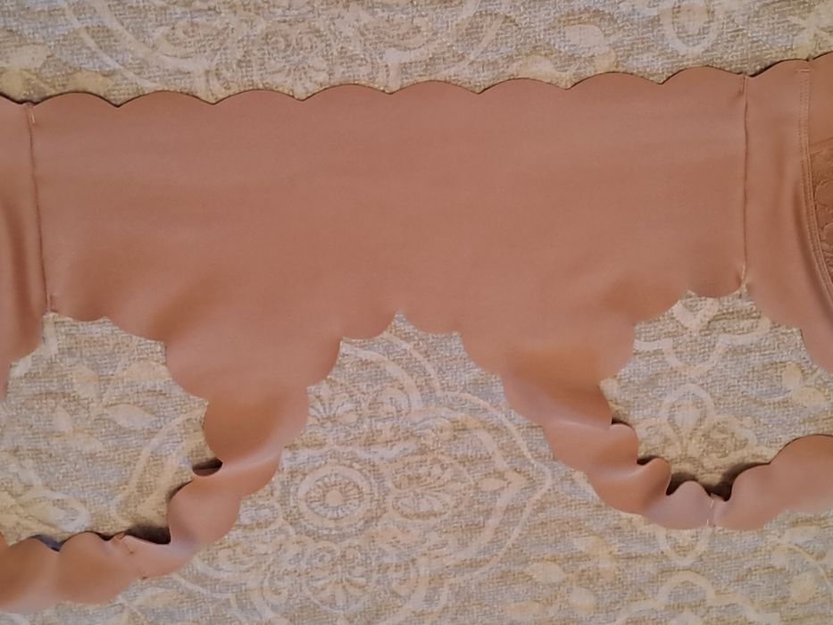 Продаётся женский бюстгальтер,с широкими лямками и застежкой спереди