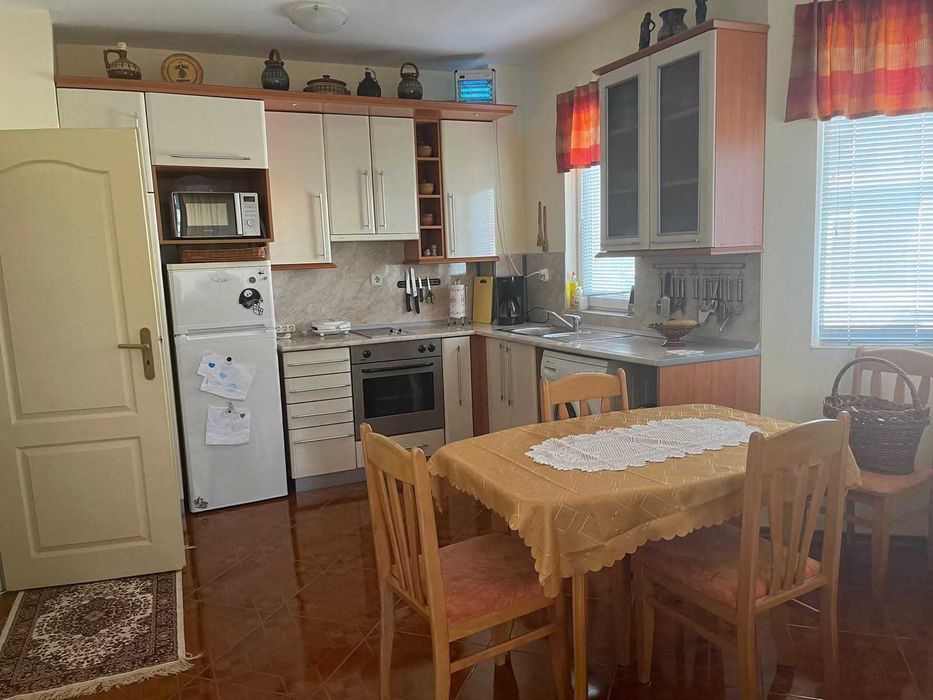 Продава се Двустаен апартамент в к.к. Слънчев бряг - 65 кв.м за 1031 €/кв.м - Снимка #2