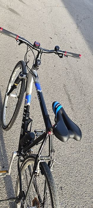 Vând bicicletă Bulls cadru de aluminiu 54 cm 22 inch 24 viteze roți 28