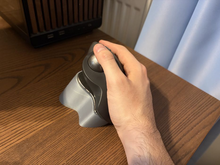 Mouse Logitech MX Ergo Trackball + Baza Printata 3D