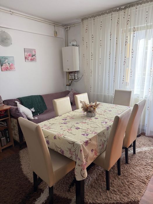 Inchiriez apartament cu o camera zona buna