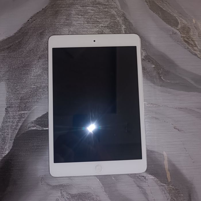 iPad sotiladi icloud bugan