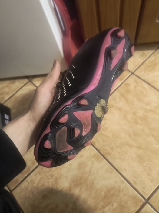 Ghete de fotbal predator