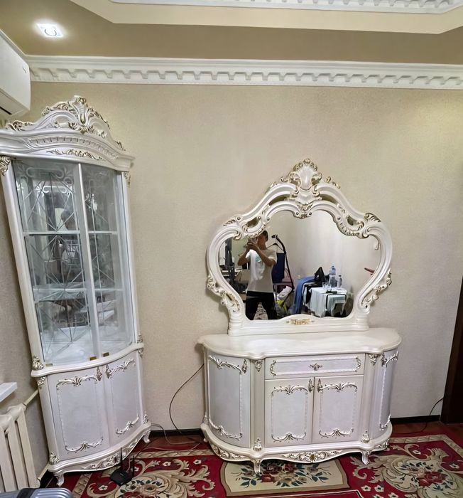 Пенал и камод для небольшой гостиной(зала)