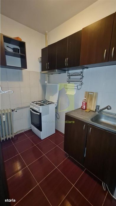 Gasoniera in Brazda langa Piata si Profi - et.1