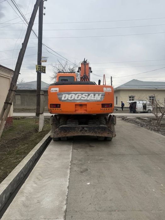 Ekskavator doosan 180 w