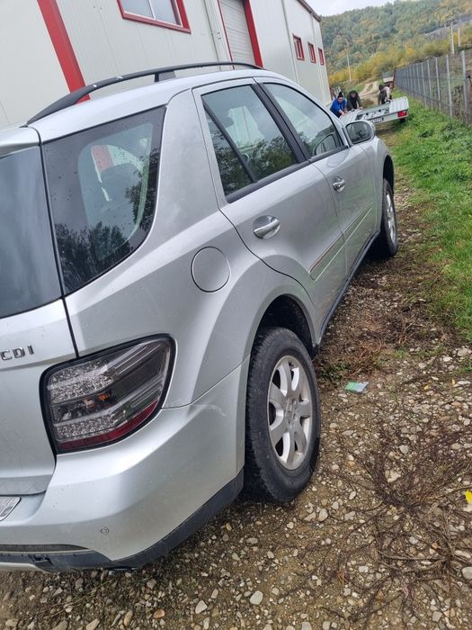 Vând caroserie Mercedes ML 320