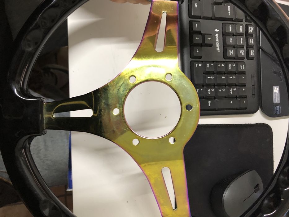 Volan sport RS cu claxon funcțional