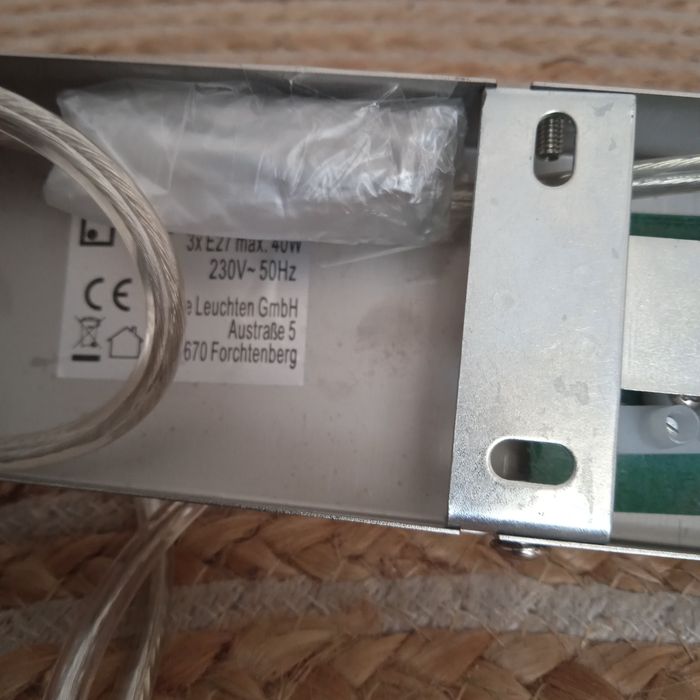 Lampa living cu trei becuri