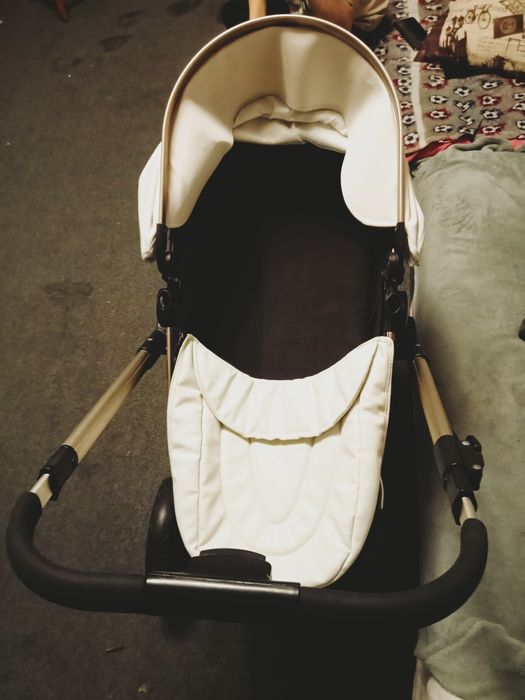 Коляска продам за 30000